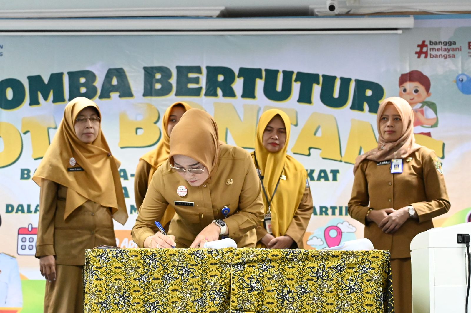 Efisiensi Berpadu Edukasi: DPK Bontang Gelar Lomba Bertutur SD Peringati Hari Kartini