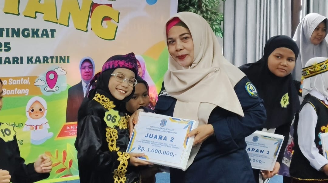 Efisiensi Berpadu Edukasi: DPK Bontang Gelar Lomba Bertutur SD Peringati Hari Kartini