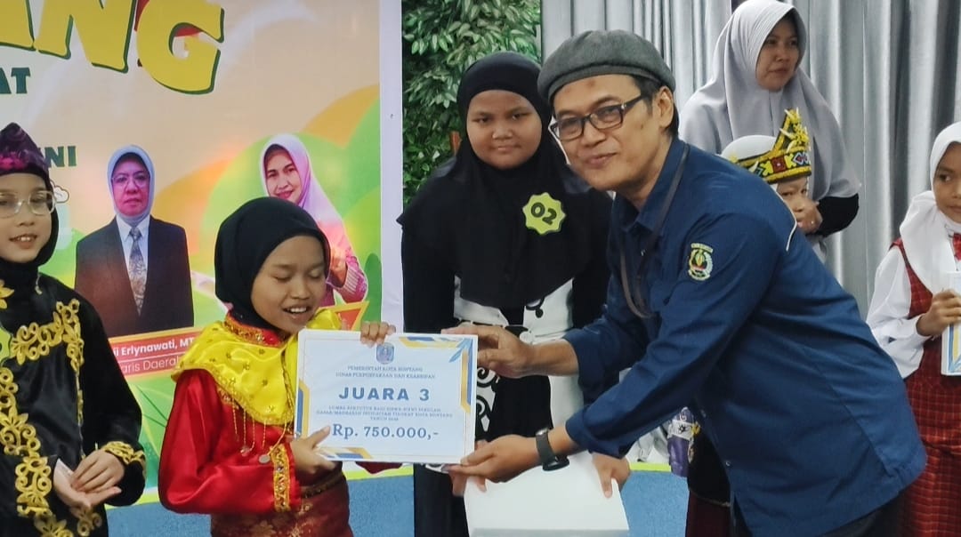 Efisiensi Berpadu Edukasi: DPK Bontang Gelar Lomba Bertutur SD Peringati Hari Kartini