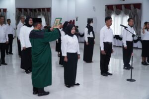 KPU Lantik Panitia Pemilihan Kecamatan, Wali Kota Pesan Wujudkan Integritas
