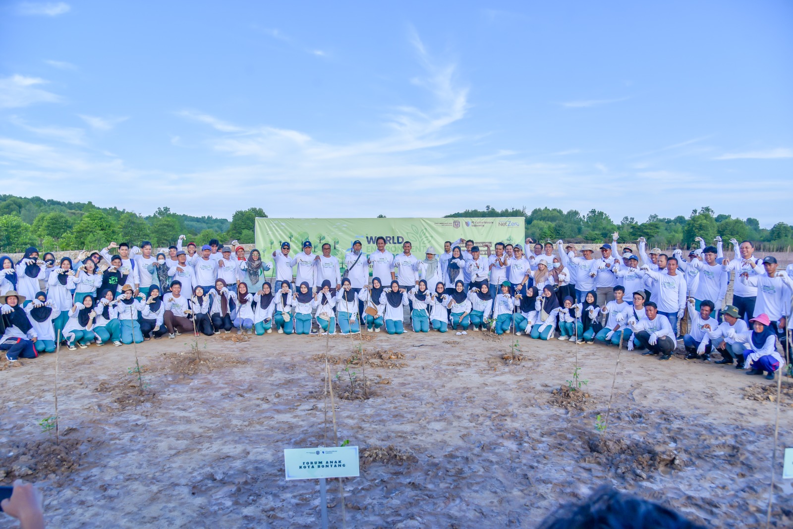Penanaman 6000 Mangrove PT KNI Bersama Walikota dalam Peringatan Hari Lingkungan Hidup Sedunia 2024